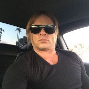 Meet your Posher, Max